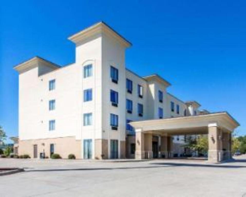 Comfort Inn & Suites Madisonville Exterior photo